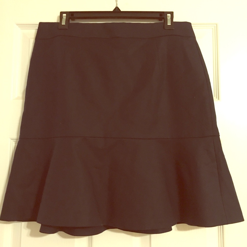 NWT Size 10 Navy Banana Republic Skirt w/ Ruffle